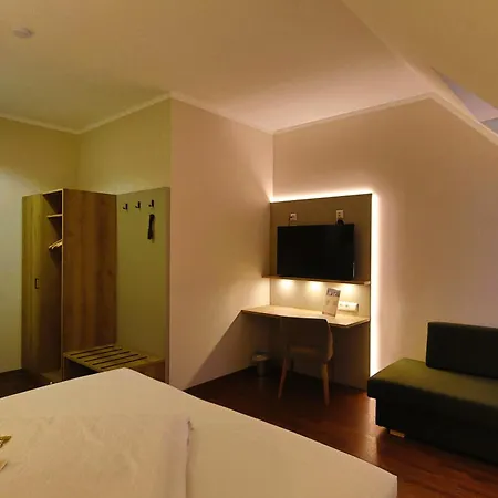 Weinhotel Wasem 호텔 인겔하임암라인