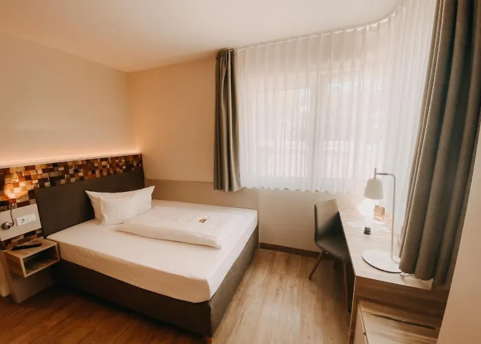 מלון Weinhotel Wasem 3*